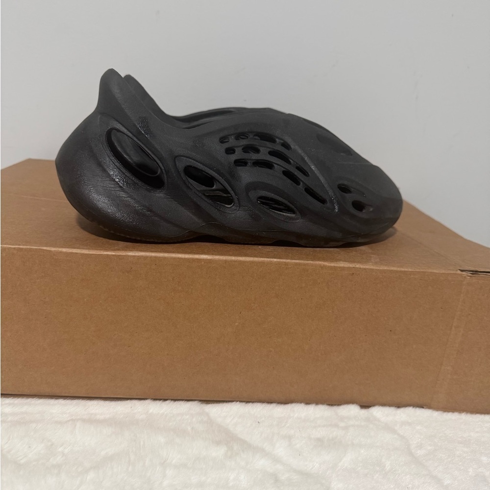 Adidas YEEZY Foam Runners, Men- size 9